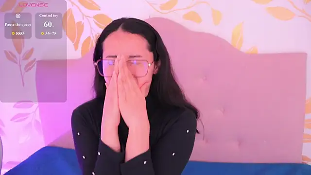 Ginevra esposito online show from March 18, 1:02 pm