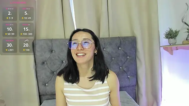 Snapshot of Ginevra_esposito chatting on July 17, 12:24 pm Ginevra esposito online show from July 17, 12:24 pm