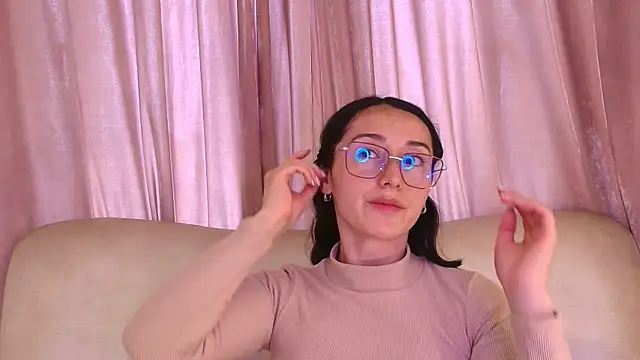 Ginevra esposito online show from April 9, 12:33 pm