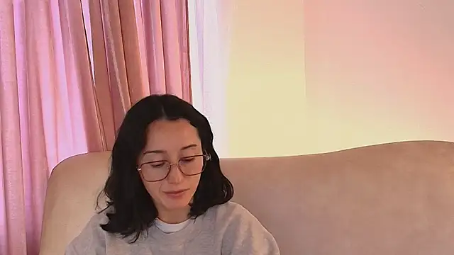 Ginevra esposito online show from May 15, 12:47 pm