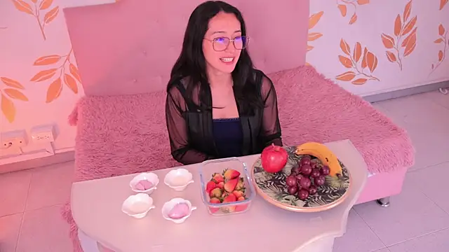 Snapshot of Ginevra_esposito chatting on February 7, 12:46 pm Ginevra esposito online show from February 7, 12:46 pm