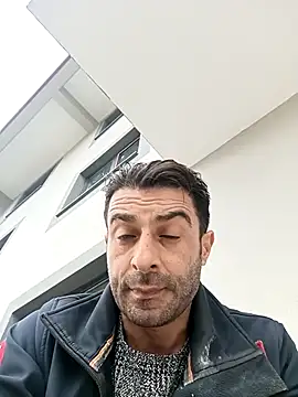 Snapshot of alex10alexx chatting on October 9, 1:22 pm alex10alexx online show from October 9, 1:22 pm