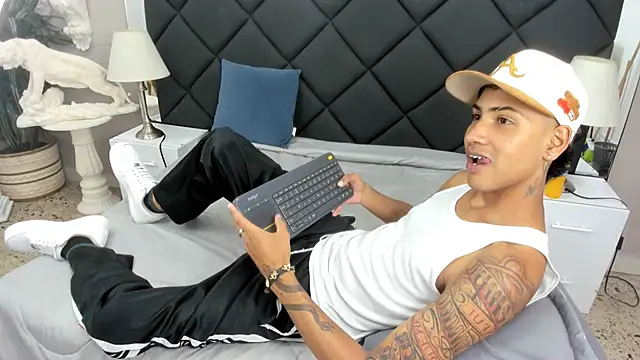 Denis Carpenter online show from November 29, 7:25 pm