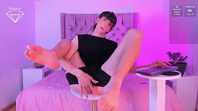 Diamond Piarce online show from February 7, 4:42 am