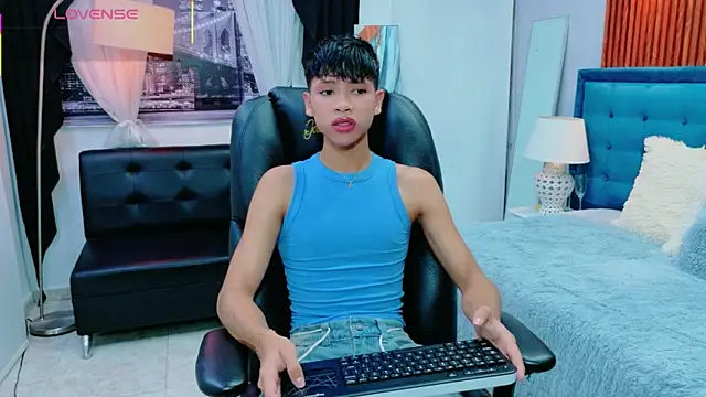 dilan 911 online show from May 6, 6:34 pm