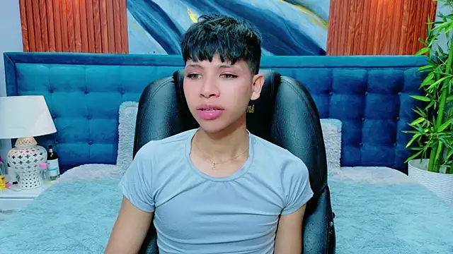 dilan 911 online show from March 28, 7:04 pm