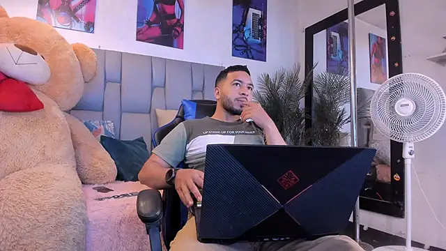 Snapshot of Edahi1386 chatting on September 13, 11:27 pm Edahi1386 online show from September 13, 11:27 pm