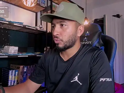 Snapshot of Edahi1386 chatting on December 23, 2:55 am Edahi1386 online show from December 23, 2:55 am