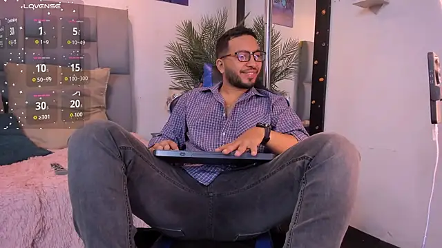 Snapshot of Edahi1386 chatting on September 17, 1:02 pm Edahi1386 online show from September 17, 1:02 pm