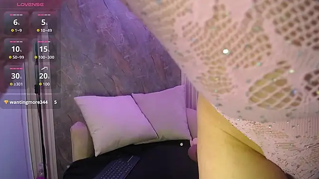 Snapshot of linda_cabal chatting on October 25, 7:25 pm linda cabal online show from October 25, 7:25 pm