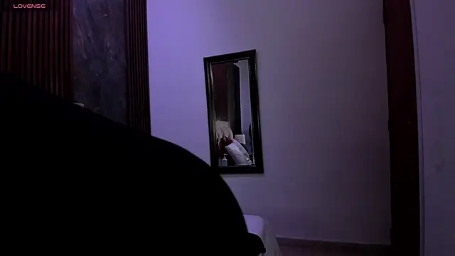 Snapshot of linda_cabal chatting on November 12, 9:40 pm linda cabal online show from November 12, 9:40 pm