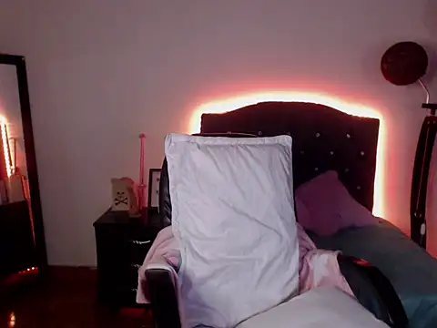 Snapshot of _lia_baby chatting on September 23, 1:51 pm lia baby online show from September 23, 1:51 pm