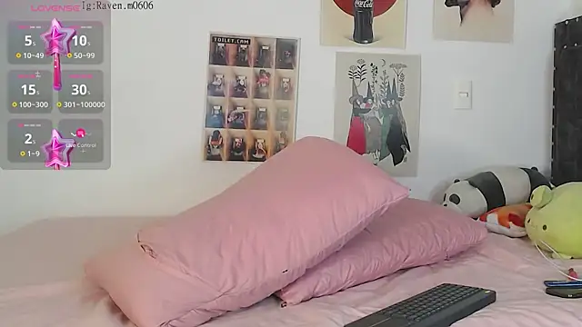 Raven06  online show from November 17, 10:47 pm