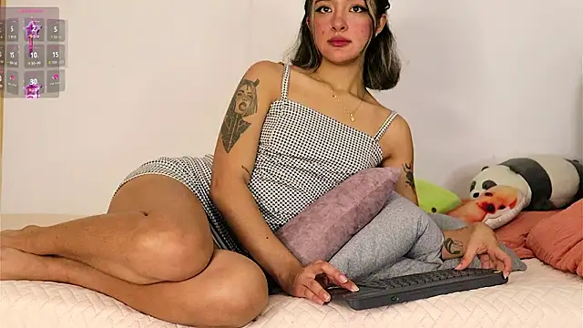 Raven06  online show from February 23, 11:27 pm