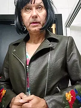 Emily de Carla online show from October 28, 4:28 pm