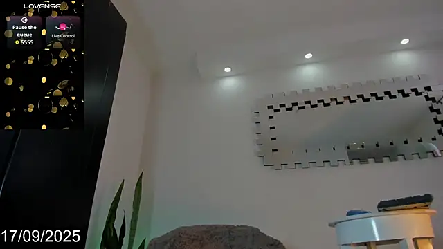 Snapshot of Luck_Andrew chatting on September 17, 8:44 pm Luck Andrew online show from September 17, 8:44 pm