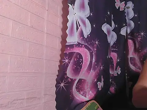 Snapshot of Hot_Samantha4u chatting on June 6, 10:42 am Hot Samantha4u online show from June 6, 10:42 am