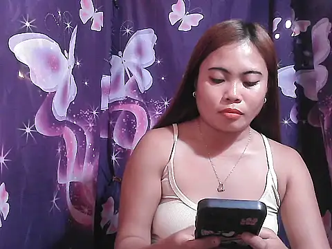 Hot Samantha4u online show from April 13, 10:58 pm