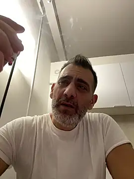 Snapshot of Skizzo6980 chatting on February 15, 2:12 am Skizzo6980 online show from February 15, 2:12 am