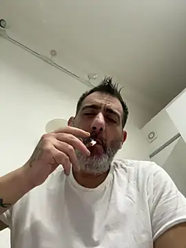 Snapshot of Skizzo6980 chatting on February 27, 8:52 pm Skizzo6980 online show from February 27, 8:52 pm