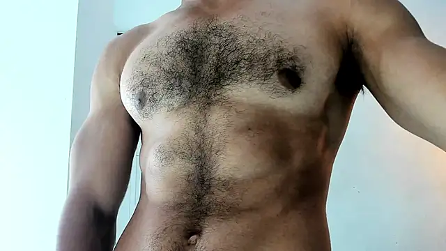 Snapshot of latinhotmuscle chatting on December 14, 8:20 am latinhotmuscle online show from December 14, 8:20 am