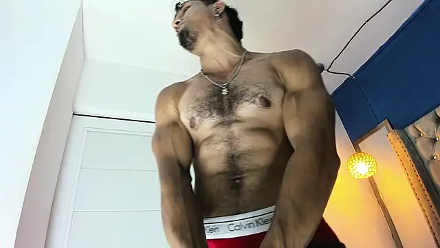 Snapshot of latinhotmuscle chatting on June 9, 9:05 pm latinhotmuscle online show from June 9, 9:05 pm