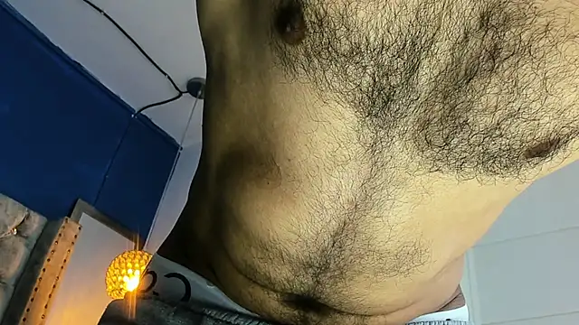 Snapshot of latinhotmuscle chatting on May 6, 8:57 pm latinhotmuscle online show from May 6, 8:57 pm