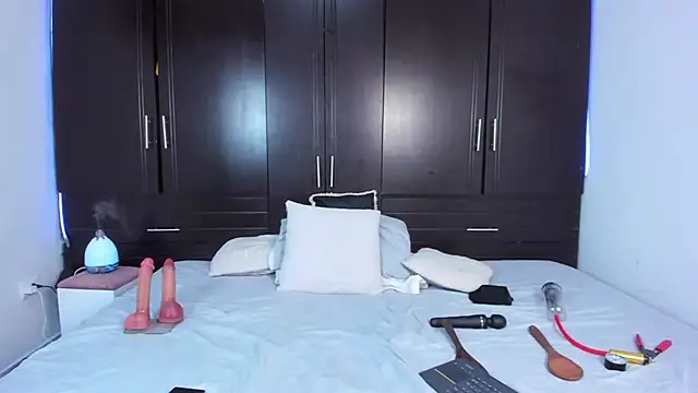 Snapshot of zadders_yb chatting on October 2, 4:05 am zadders yb online show from October 2, 4:05 am