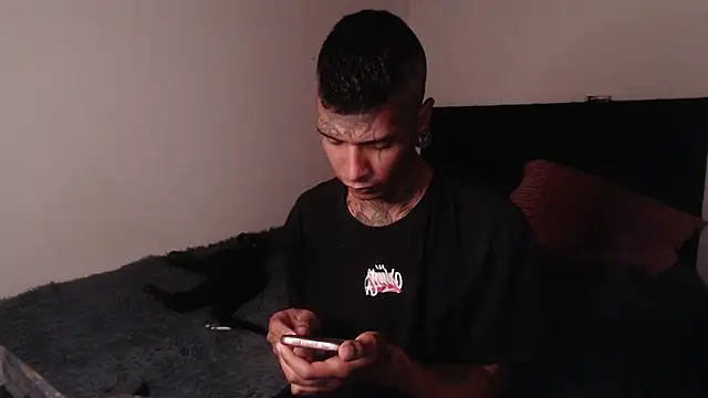 Snapshot of black_firex chatting on September 28, 8:05 pm black firex online show from September 28, 8:05 pm