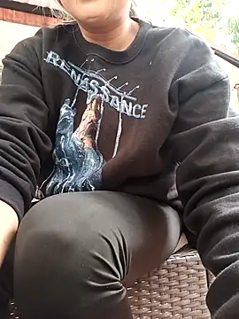 Snapshot of aishathornee chatting on February 25, 8:30 pm aishathornee online show from February 25, 8:30 pm