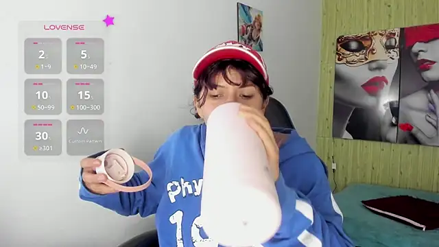 Raven Rouge  online show from March 4, 9:00 pm