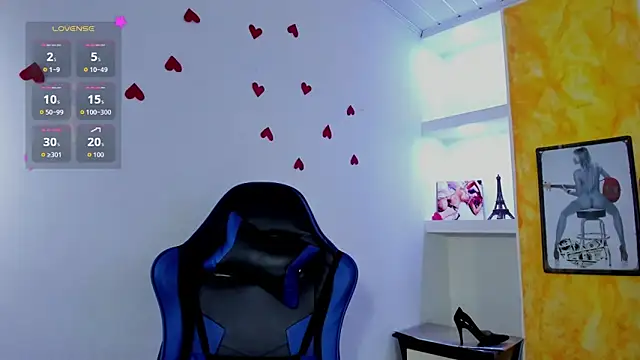 Raven Rouge  online show from March 21, 7:29 pm