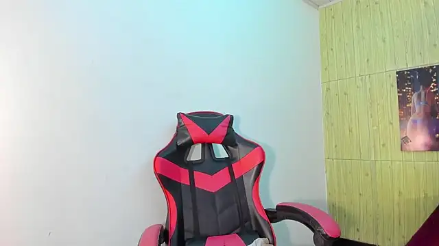 Raven Rouge  online show from October 5, 4:47 am