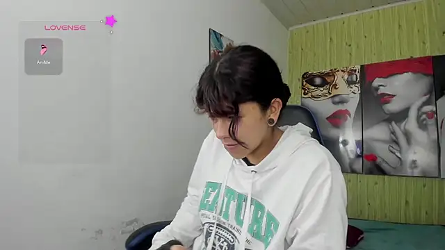 Raven Rouge  online show from March 5, 8:49 pm