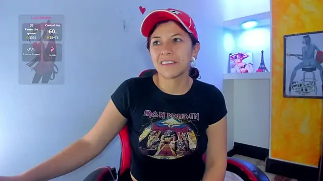 Snapshot of Raven_Rouge_ chatting on June 14, 12:28 pm Raven Rouge online show from June 14, 12:28 pm