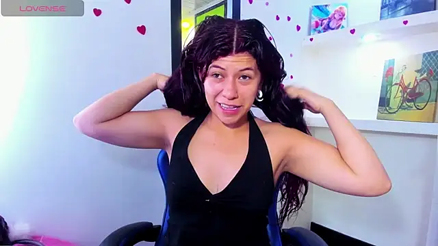 Snapshot of Raven_Rouge_ chatting on June 5, 2:01 pm Raven Rouge online show from June 5, 2:01 pm