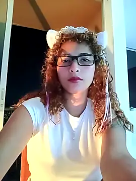 Vikyvoyeur online show from September 27, 11:55 pm