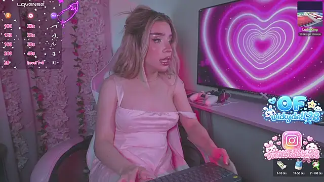 victoriabb28 online show from May 11, 3:41 am