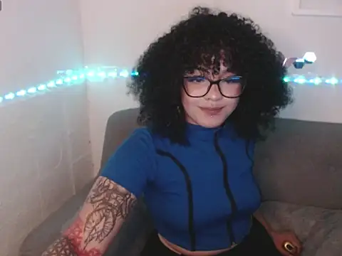 Snapshot of Darkflama1 chatting on February 6, 11:34 pm Darkflama1 online show from February 6, 11:34 pm