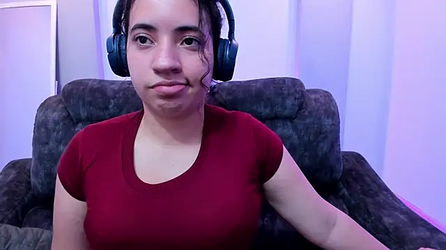 Nicol Chang online show from November 15, 7:51 pm