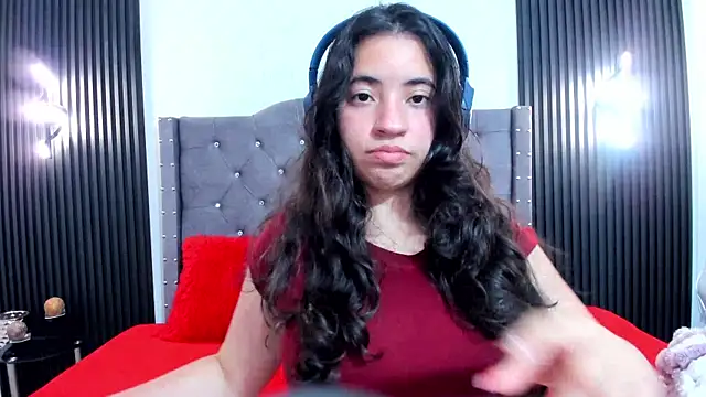 Nicol Chang online show from February 6, 9:22 pm