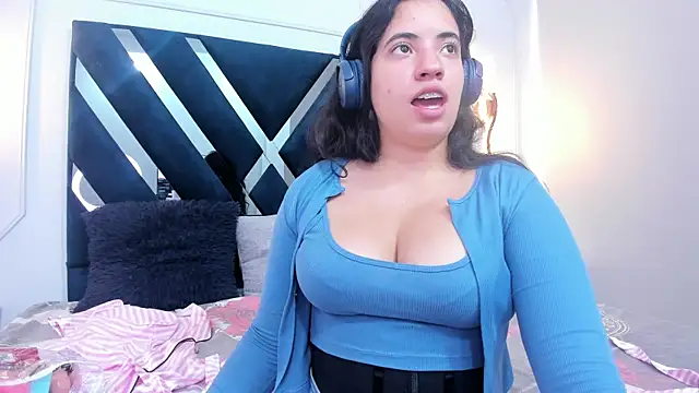 Nicol Chang online show from November 25, 7:47 pm