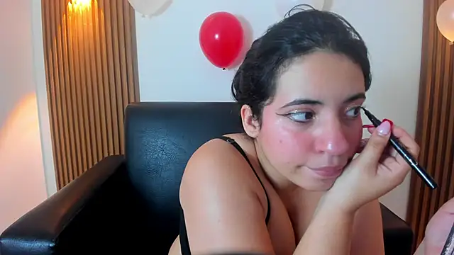 Nicol Chang online show from February 15, 8:08 pm