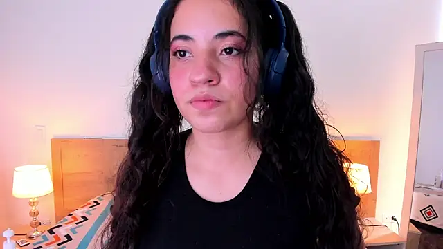 Nicol Chang online show from October 30, 7:55 pm