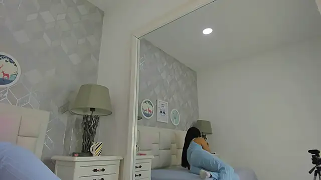 naia cox online show from November 13, 3:43 am