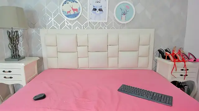 naia cox online show from April 16, 3:40 am