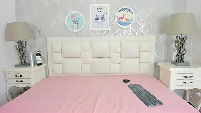 naia cox online show from March 13, 3:55 am