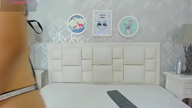 naia cox online show from April 11, 3:36 am