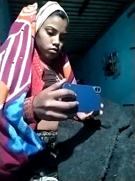 Snapshot of Hot-qwer chatting on December 17, 10:04 pm Hot-qwer online show from December 17, 10:04 pm