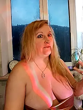 Snapshot of XHelenaX90 chatting on February 18, 3:19 pm XHelenaX90 online show from February 18, 3:19 pm